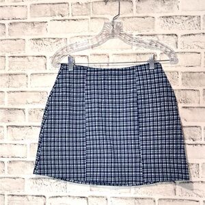 BDG Checkered Navy and White textured Mini‎ Skirt size small side zip and slit